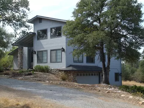 10407 Ryan Hill Rd, Redding, CA 96003 photo 2