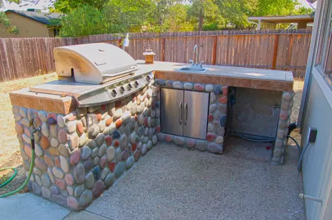 3766 Magnums Way, Redding, CA 96003 photo 2