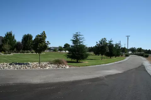 19870 Holstein Ln, Redding, CA 96002 photo 43