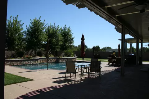 19870 Holstein Ln, Redding, CA 96002 photo 4