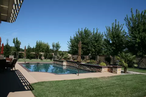 19870 Holstein Ln, Redding, CA 96002 photo 3