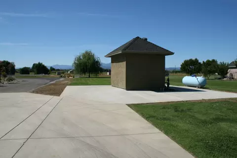 19870 Holstein Ln, Redding, CA 96002 photo 36
