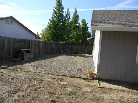 1537 Trumpet Dr, Redding, CA 96003 photo 12