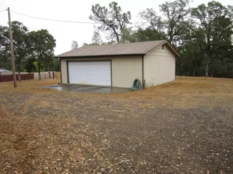 9945 Old Oregon Trl, Redding, CA 96003 photo 4