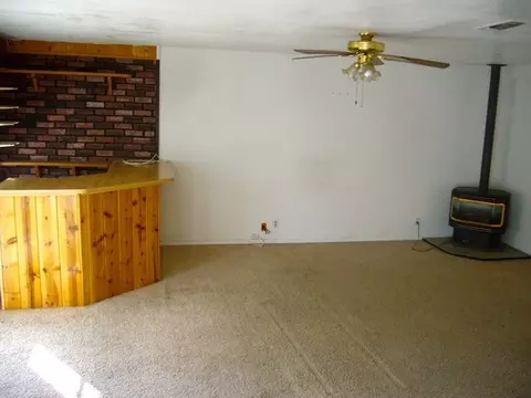 2011 Wilder Dr, Redding, CA 96001 photo 4