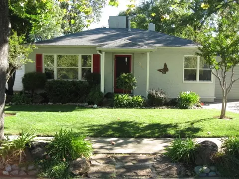 2035 Verda St, Redding, CA 96001 photo 1