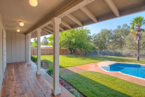 16049 Plateau Cir, Redding, CA 96001 photo 8