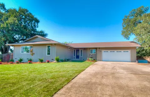16049 Plateau Cir, Redding, CA 96001 photo 1