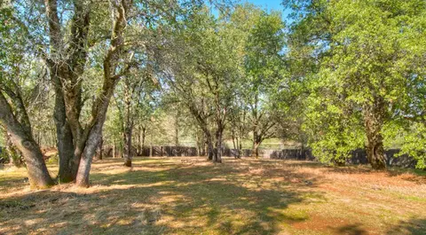 16049 Plateau Cir, Redding, CA 96001 photo 9