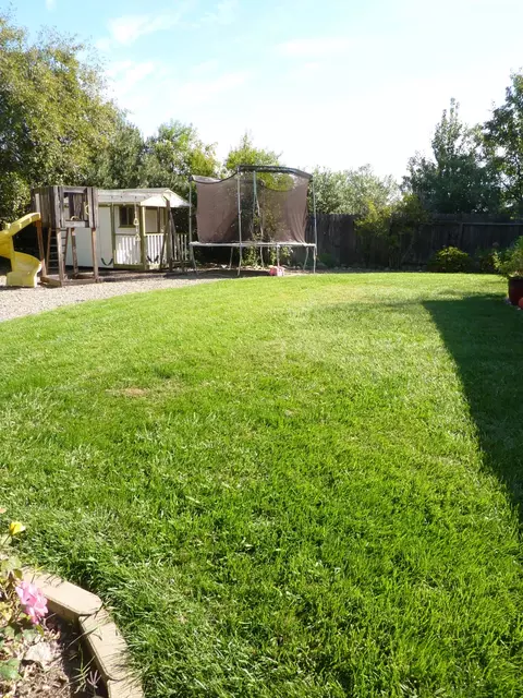1065 Dara Ct, Redding, CA 96003 photo 9
