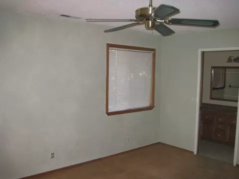 6892 Tucker Ln, Redding, CA 96002 photo 6