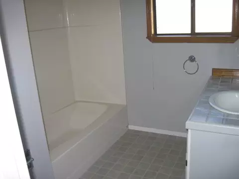 6892 Tucker Ln, Redding, CA 96002 photo 8