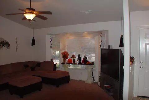 3925 Meadow Oak Way, Redding, CA 96002 photo 5