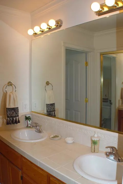3925 Meadow Oak Way, Redding, CA 96002 photo 7