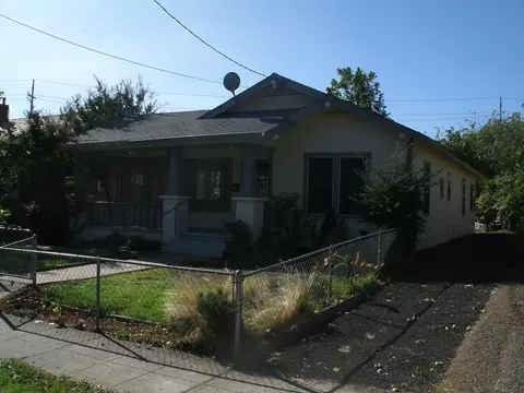 1078 West, Redding, CA 96001 photo 2