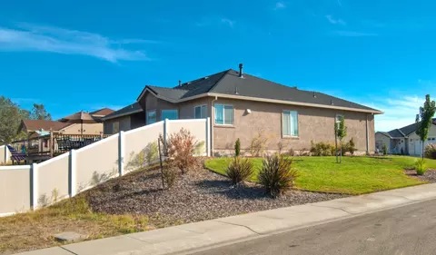 3592 Keel, Redding, CA 96003 photo 4