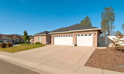 3592 Keel, Redding, CA 96003 photo 3