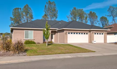 3592 Keel, Redding, CA 96003 photo 2