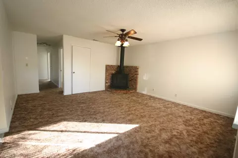 2472 Corona St, Redding, CA 96002 photo 6