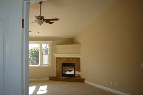 2995 Sierra Madre Dr, Redding, CA 96002 photo 7