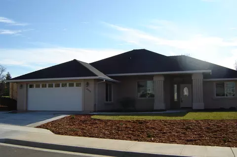 2995 Sierra Madre Dr, Redding, CA 96002 photo 1