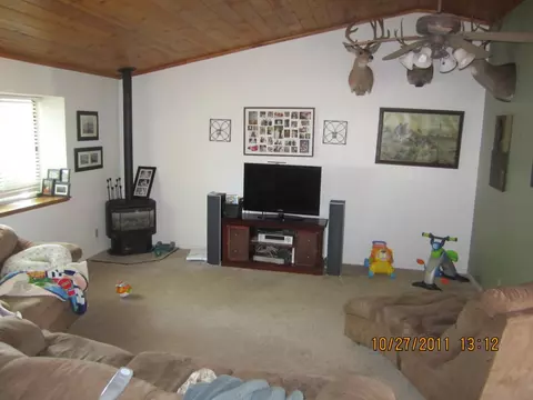 2196 Jessica, Redding, CA 96002 photo 4