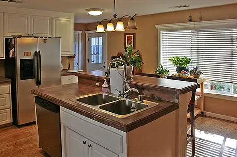 2111 California St, Redding, CA 96001 photo 7