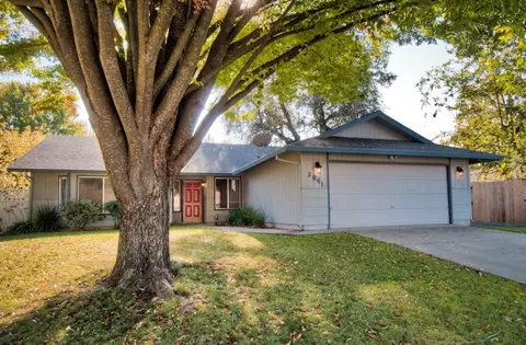 2841 Hemlock, Redding, CA 96001 photo 1
