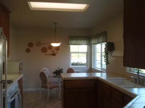 1043 Snowcap Trl, Redding, CA 96003 photo 3