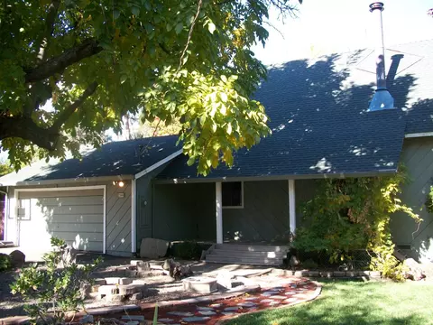 2380 North Dr, Redding, CA 96001 photo 1