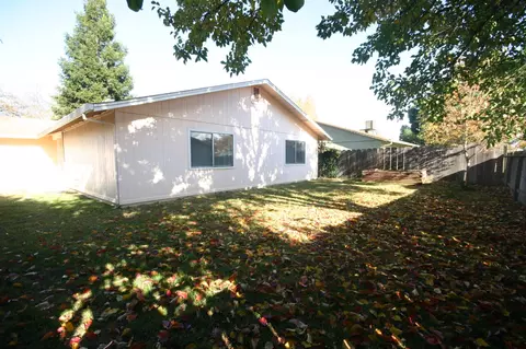 2611 Ely Ln, Redding, CA 96001 photo 10
