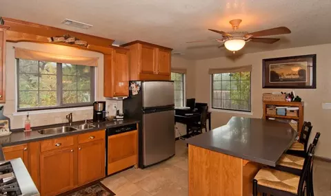 20407 Greenview Dr, Redding, CA 96002 photo 11