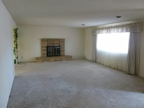 2465 Howard Dr, Redding, CA 96001 photo 2