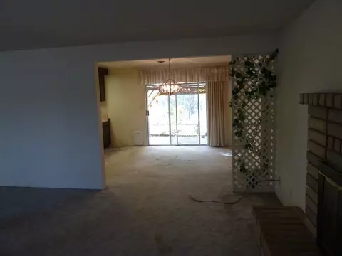 2465 Howard Dr, Redding, CA 96001 photo 8