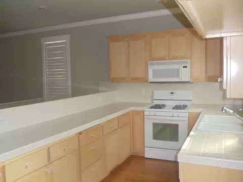 885 Kite Ln, Redding, CA 96001 photo 2