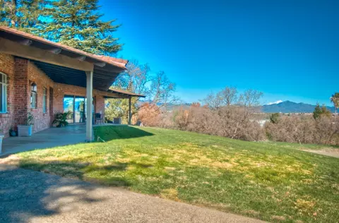 1170 Circle, Redding, CA 96001 photo 5