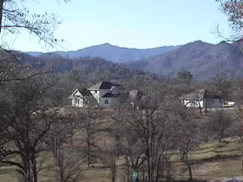 13380 Lark Ct, Redding, CA 96003 photo 2