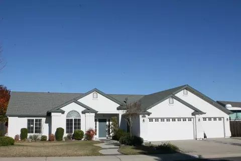 3766 Sunglow Dr, Redding, CA 96001 photo 1