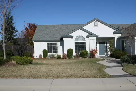 3766 Sunglow Dr, Redding, CA 96001 photo 2