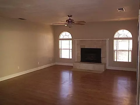 2054 Winchester Pl, Redding, CA 96001 photo 4