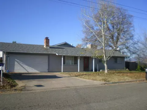 3520 Hillcrest St, Redding, CA 96001 photo 3