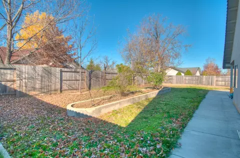 3160 Stonecrest Pl, Redding, CA 96001 photo 11