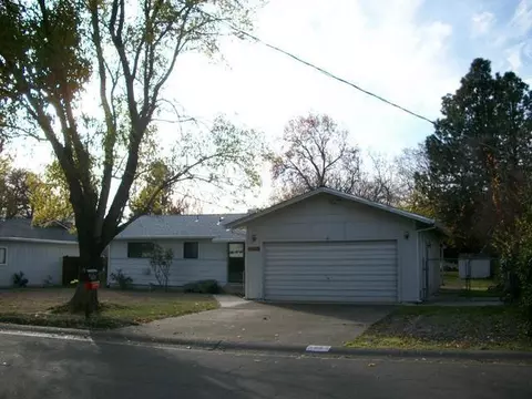 3085 Valentine Ln, Redding, CA 96001 photo 2