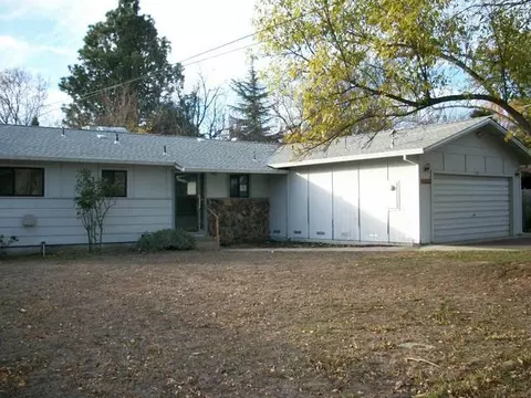 3085 Valentine Ln, Redding, CA 96001 photo 3