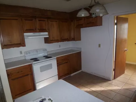3125 Valentine Ln, Redding, CA 96001 photo 2