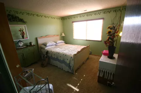 1925 Riviera Dr, Redding, CA 96001 photo 6