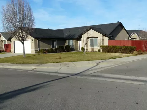 7597 Pit, Redding, CA 96001 photo 2