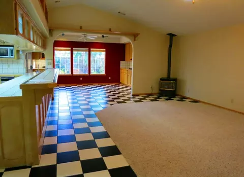 847 Cardiff Ct, Redding, CA 96003 photo 9