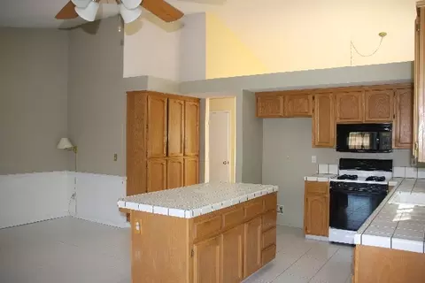 502 Arbuckle Ct, Redding, CA 96003 photo 6