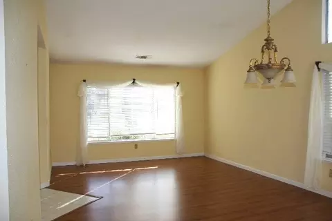 502 Arbuckle Ct, Redding, CA 96003 photo 3